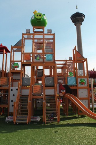 В ВЕЛИКОБРИТАНИИ ОТКРЫЛСЯ ПАРК ANGRY BIRDS